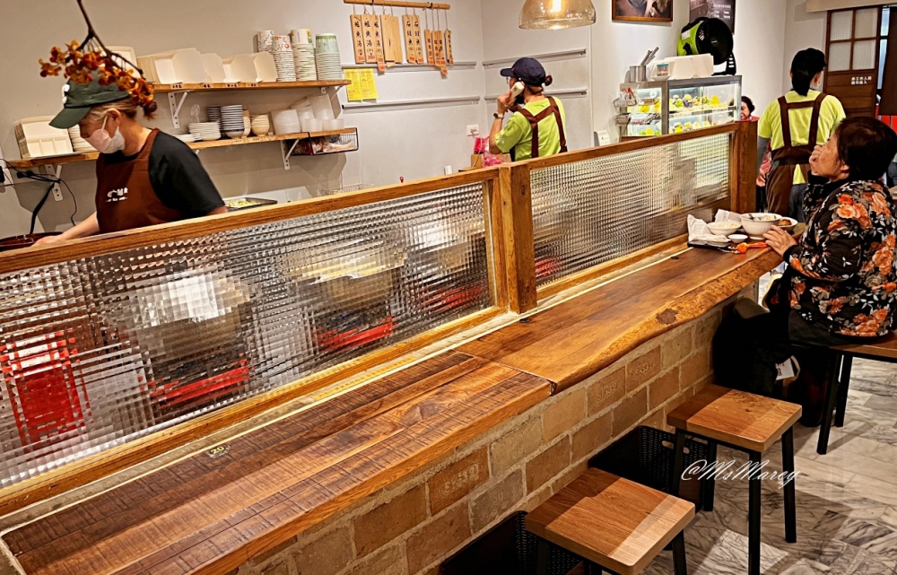 新店區公所美食│超人鱸魚：米其林必比登推薦真實評論&菜單