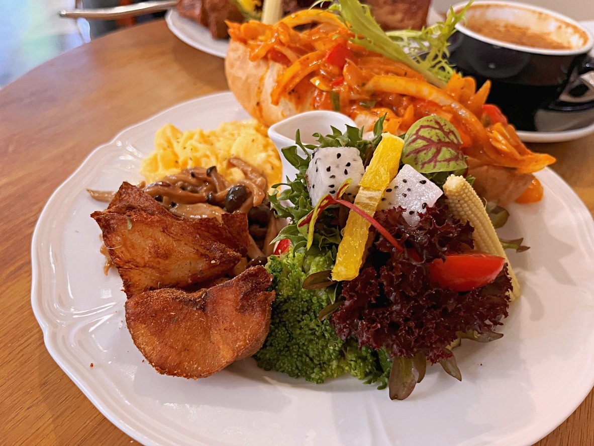 永康早午餐｜晨宅 Café & Brunch早午餐 舒芙蕾：假日必訂位人氣名店