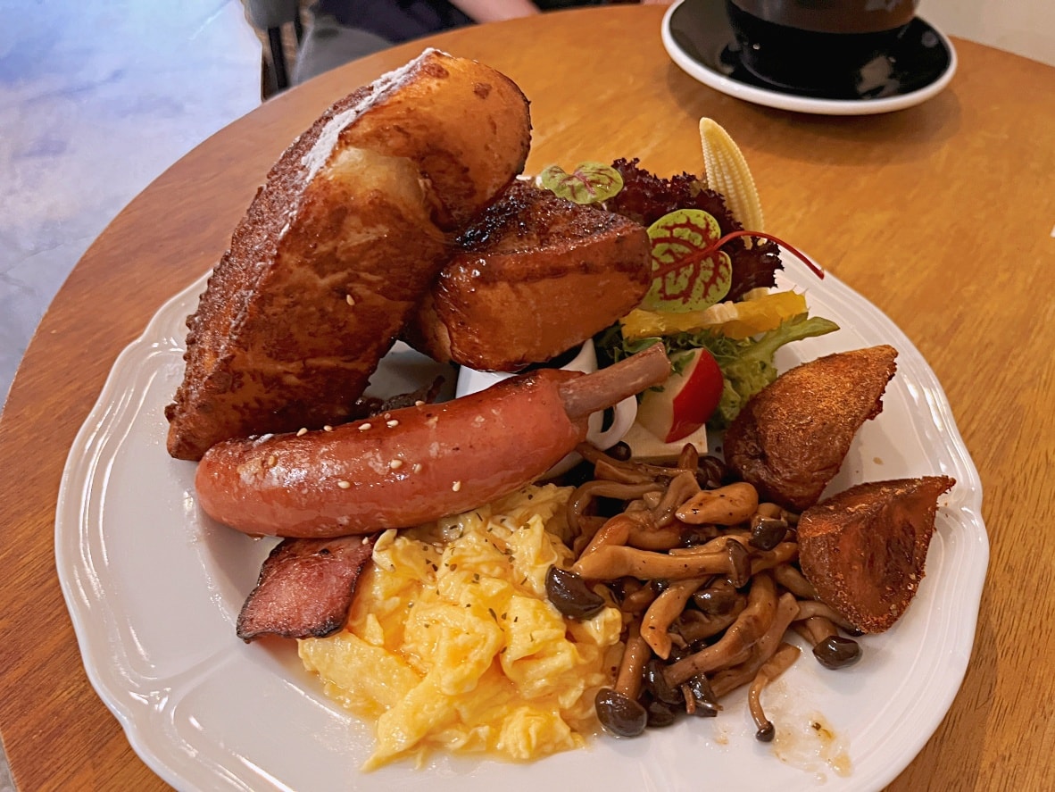 永康早午餐｜晨宅 Café & Brunch早午餐 舒芙蕾：假日必訂位人氣名店