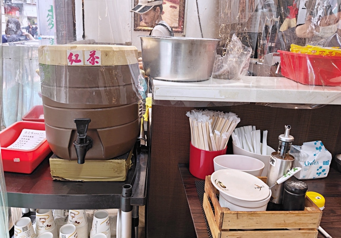忠孝敦化平價美食|湯之味海鮮麵評論:上班族午餐排隊店 - 第4張圖 忠孝敦化平價美食|湯之味海鮮麵評論:上班族午餐排隊店