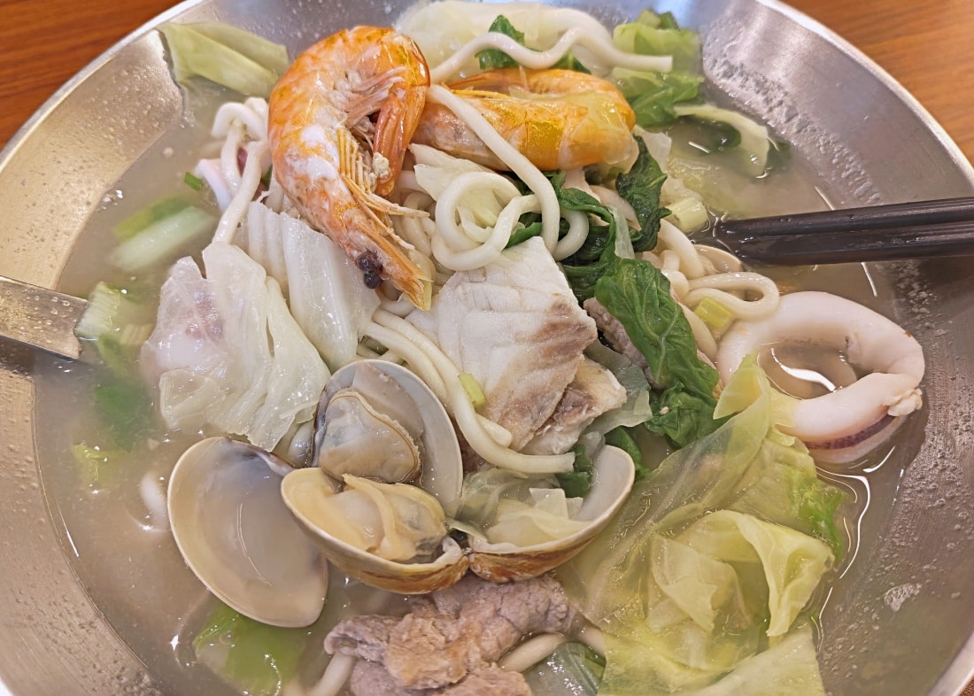 忠孝敦化平價美食|湯之味海鮮麵評論:上班族午餐排隊店 - 第10張圖 忠孝敦化平價美食|湯之味海鮮麵評論:上班族午餐排隊店