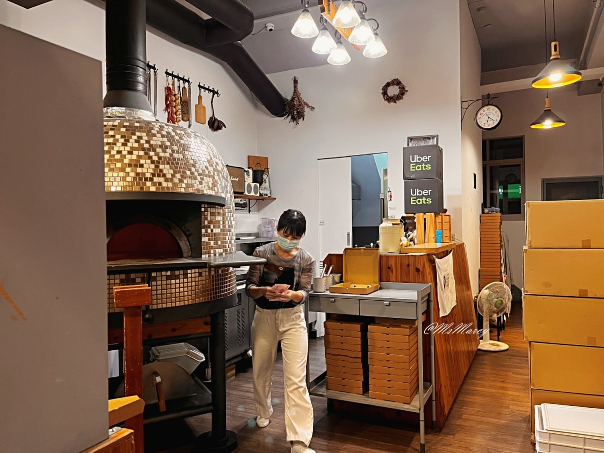 左營隱藏版美食｜老派披薩 Pizzeria Vintage：正宗拿坡里披薩，親赴義大利取經引進百年窯爐