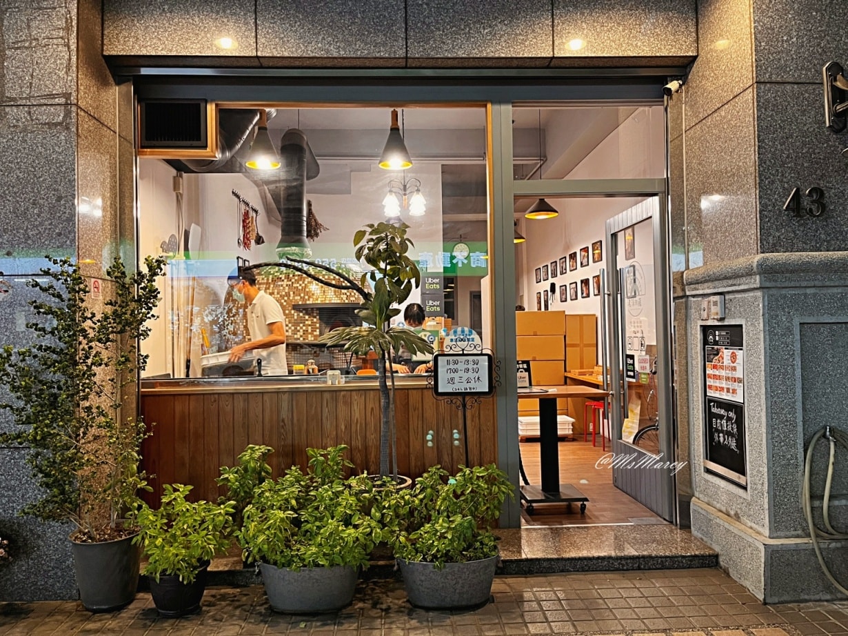 左營隱藏版美食｜老派披薩 Pizzeria Vintage：正宗拿坡里披薩，親赴義大利取經引進百年窯爐
