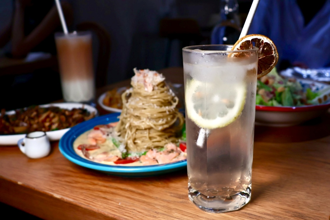 松山區義大利麵推薦｜康帕斯義麵屋Compas Pasta House：市民大道玻璃屋手工生麵餐廳