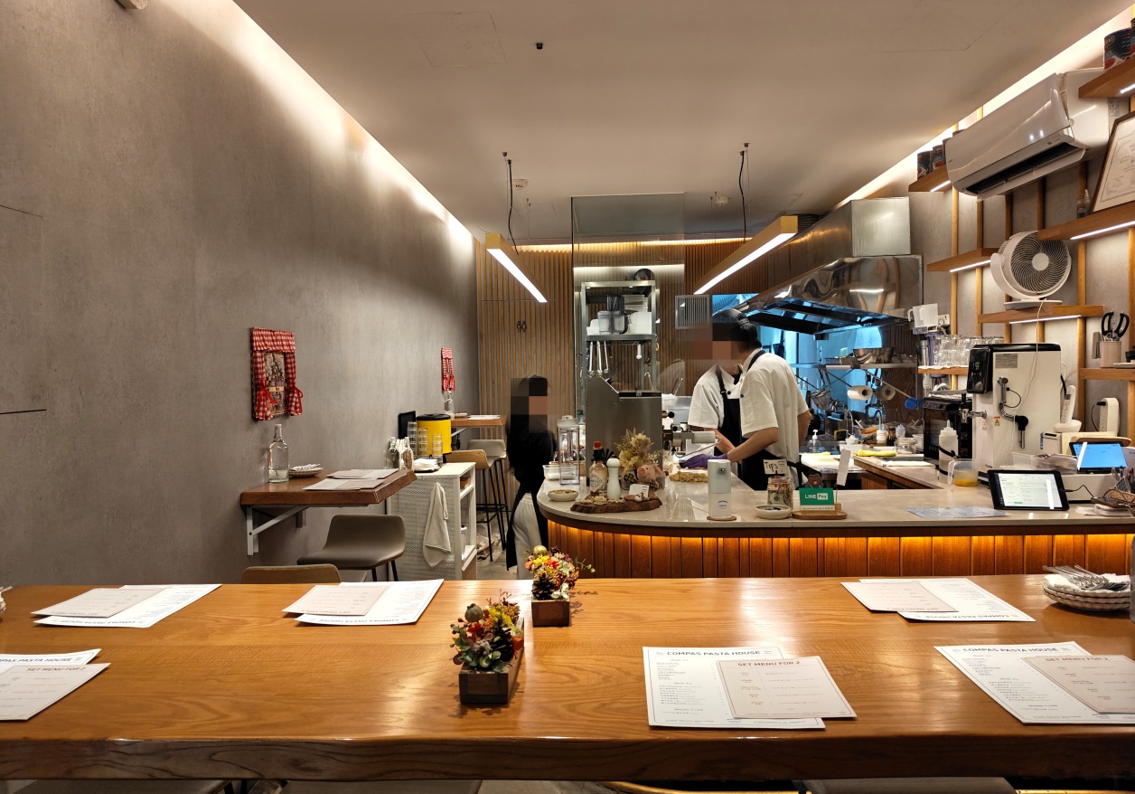 松山區義大利麵推薦｜康帕斯義麵屋Compas Pasta House：市民大道玻璃屋手工生麵餐廳