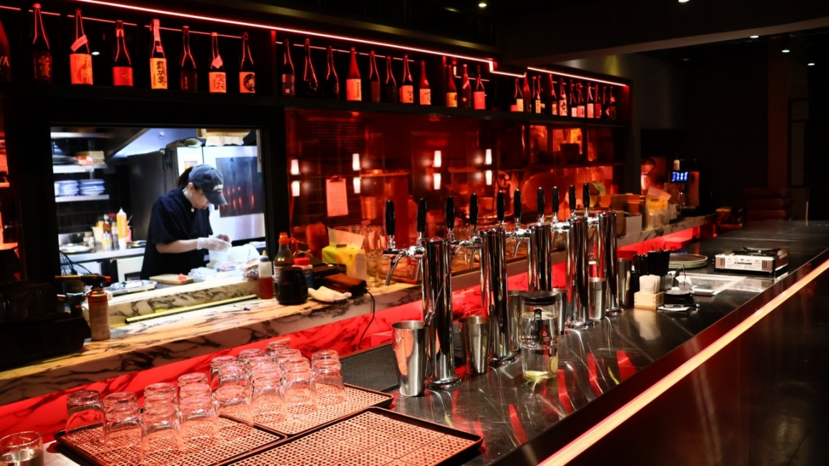 東區聚餐餐廳推薦｜花酒蔵 餐酒館 aplus dining sake bar：28年老牌東區餐酒館